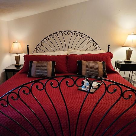 Lily Creek Lodge ดาห์ลอนีกา ภายนอก รูปภาพ