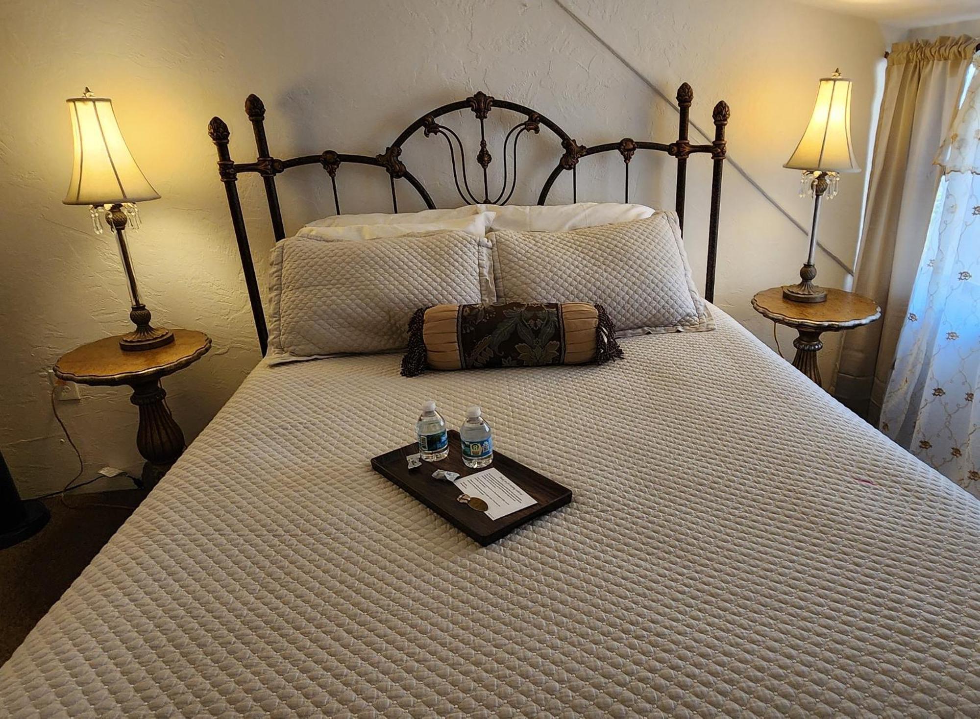 Lily Creek Lodge ดาห์ลอนีกา ภายนอก รูปภาพ