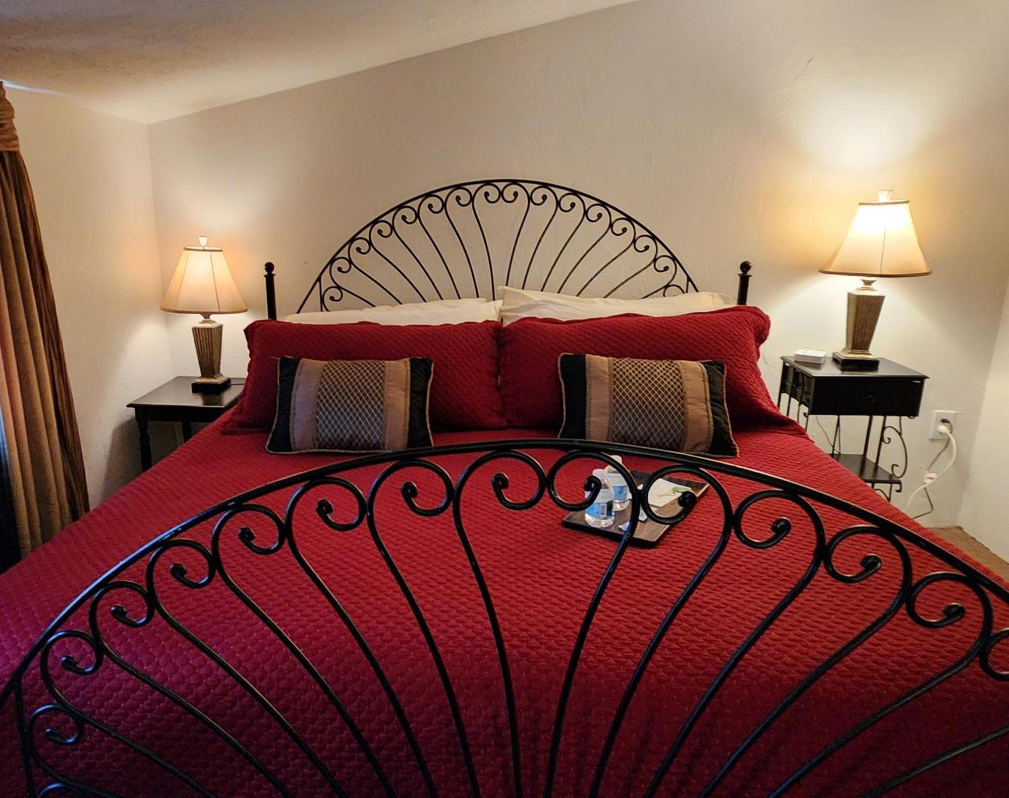 Lily Creek Lodge ดาห์ลอนีกา ภายนอก รูปภาพ