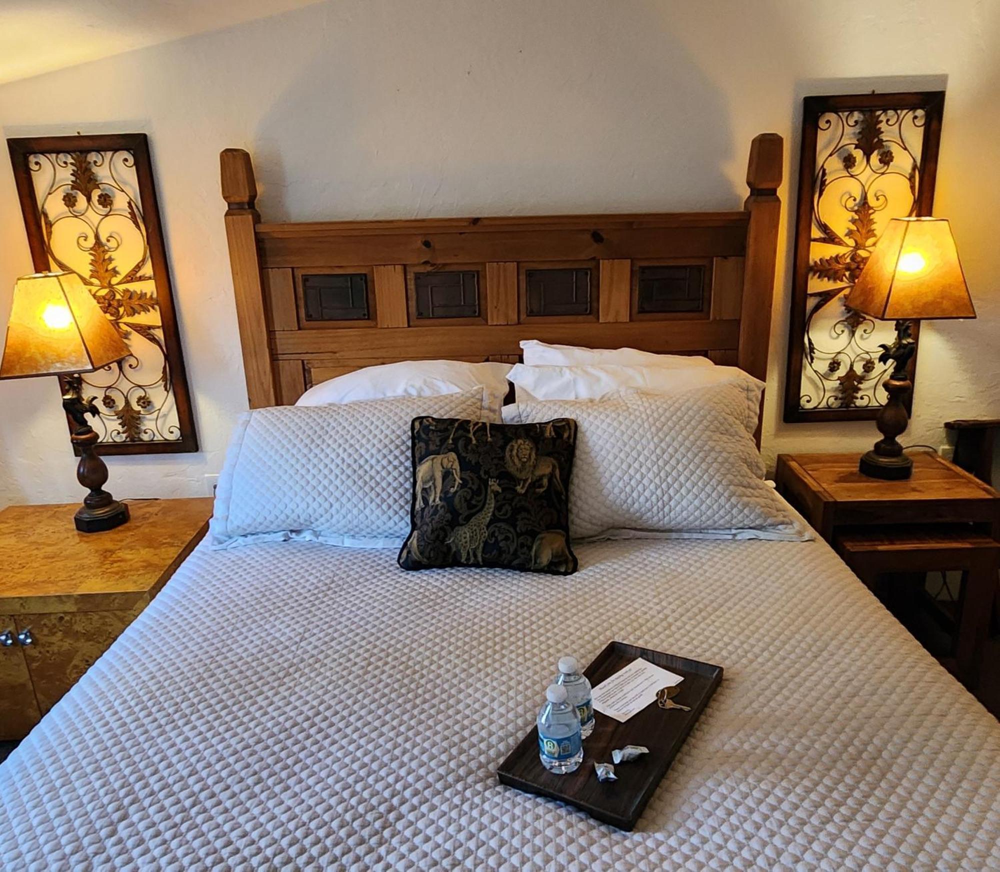 Lily Creek Lodge ดาห์ลอนีกา ภายนอก รูปภาพ